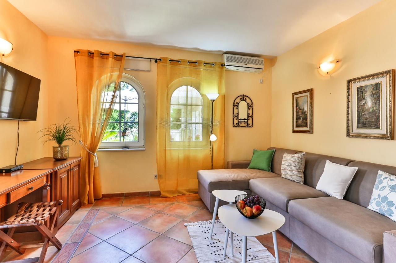 Damonte - Apartments And Rooms Budva Luaran gambar