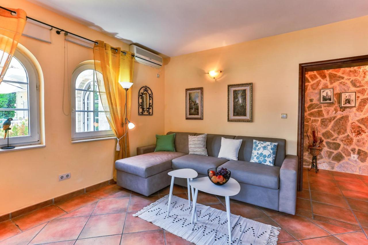 Damonte - Apartments And Rooms Budva Luaran gambar