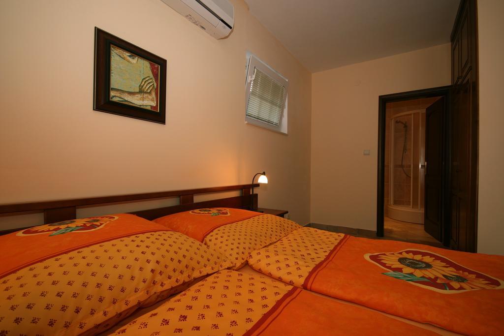Damonte - Apartments And Rooms Budva Luaran gambar