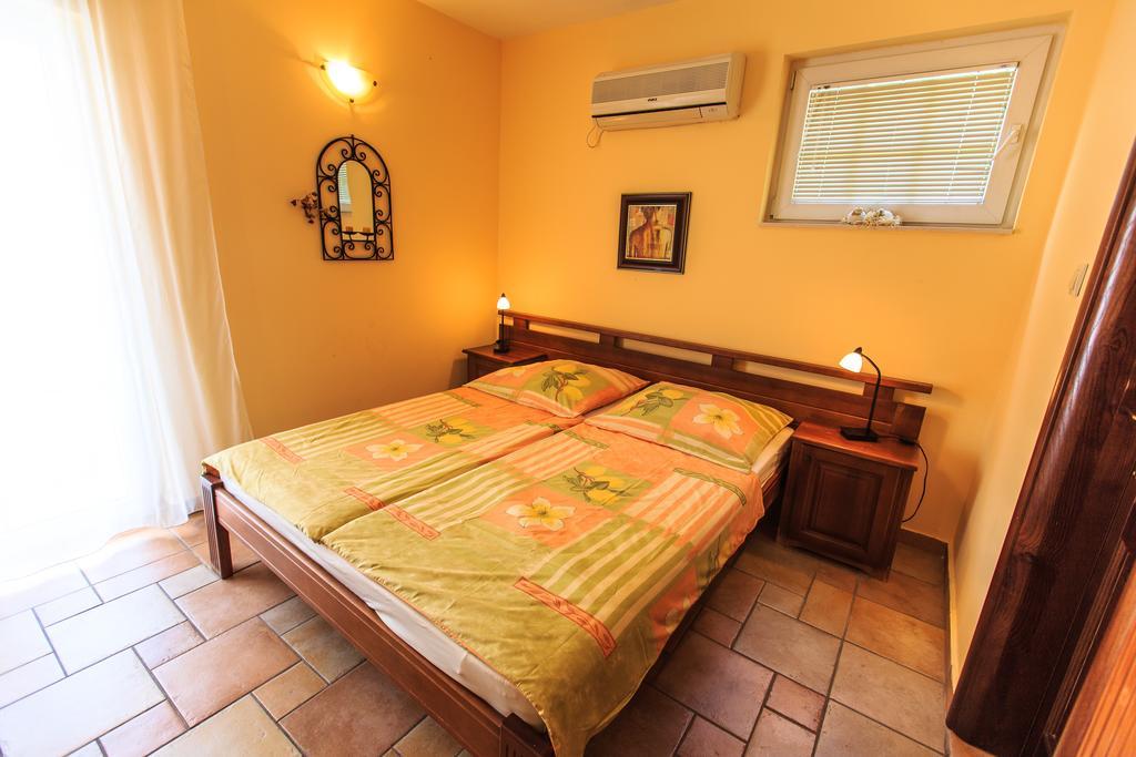Damonte - Apartments And Rooms Budva Luaran gambar